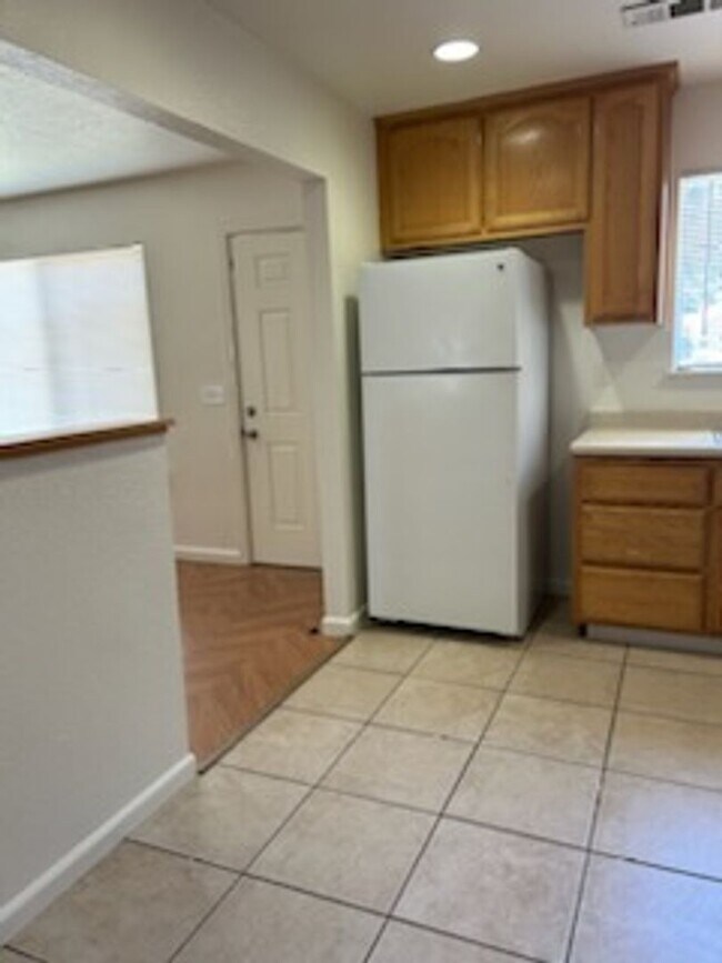 Building Photo - *Nice 3 BEDROOM House For $2100*