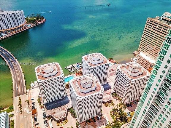 Building Photo - 905 Brickell Bay Dr