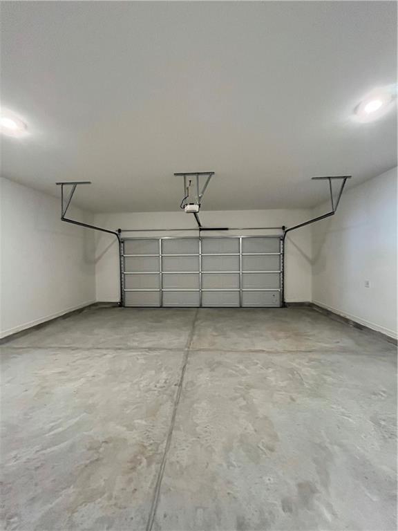 Building Photo - 543 Madison Lakeview Dr