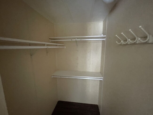 Building Photo - 2/2 in Harbour View Mobile Manor (40+)
