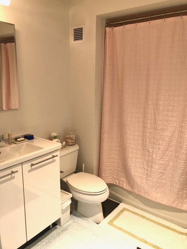 Building Photo - 1 Earhart St