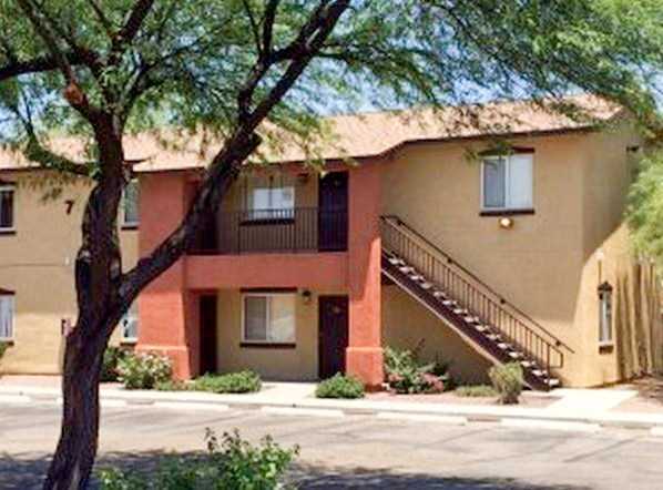 Building Photo - 2621 N Estrella Ave