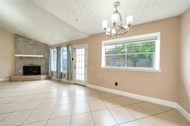 Building Photo - 1323 Oakengates Dr