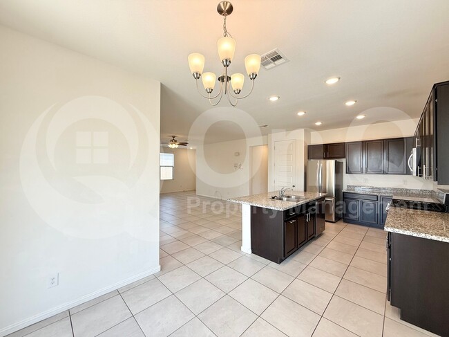 Building Photo - 747 W Nova Pl