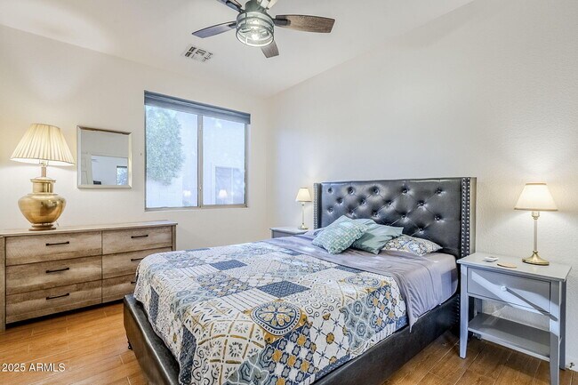 Building Photo - 4269 E Cassia Ln