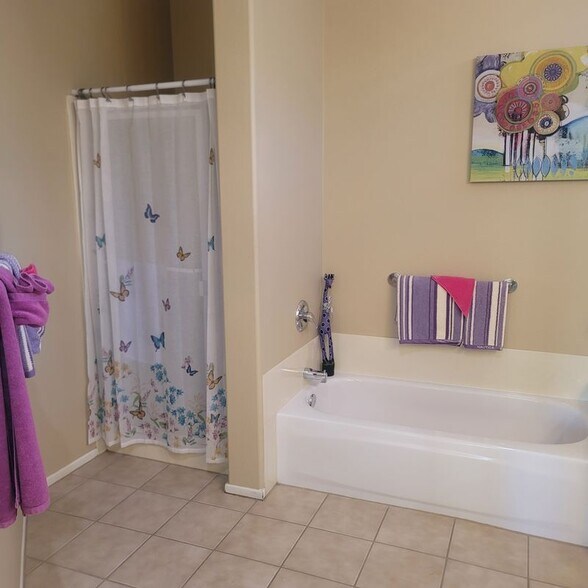 Building Photo - 78702 Platinum Dr