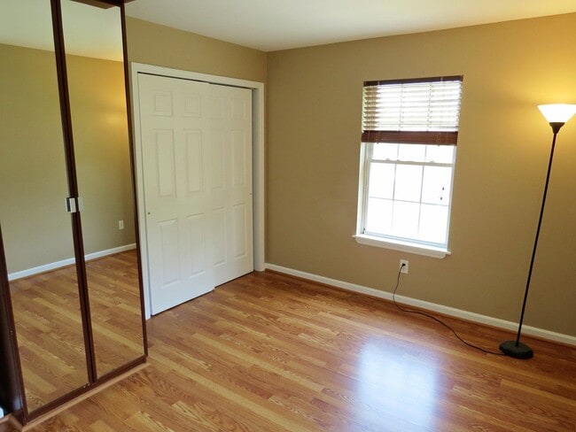 Building Photo - Super-Star Hi Ranch For Rent