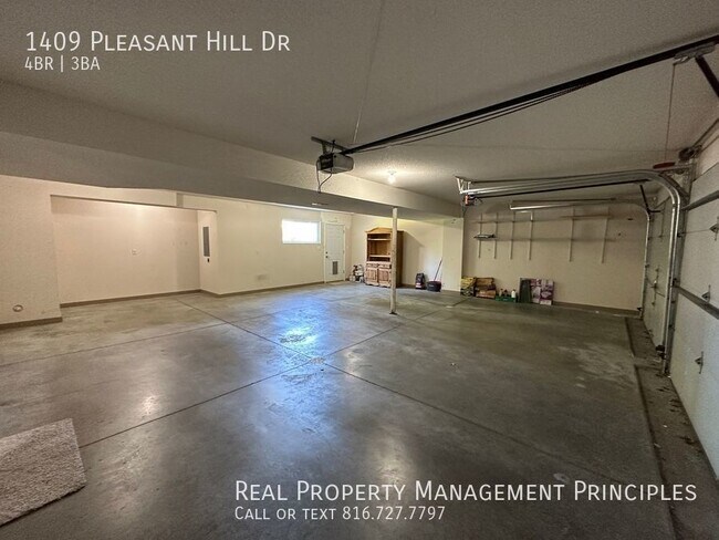Building Photo - 1409 Pleasant Hill Dr
