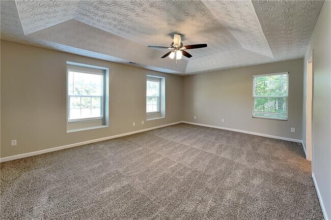 Building Photo - 231 Waterbury Way