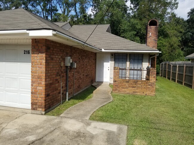 Building Photo - 216 Brandi Ln