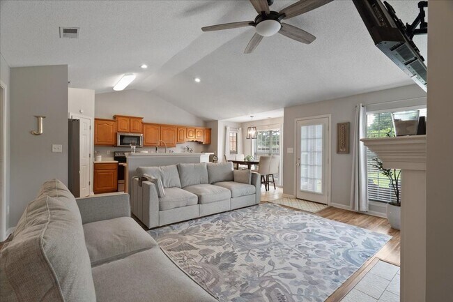 Building Photo - 11660 Mahogany Dr