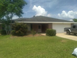 Building Photo - 110 Maverick St
