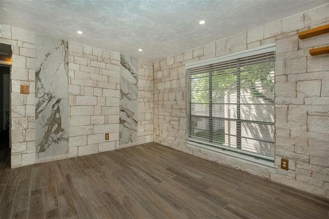 Building Photo - 10578 High Hollows Dr