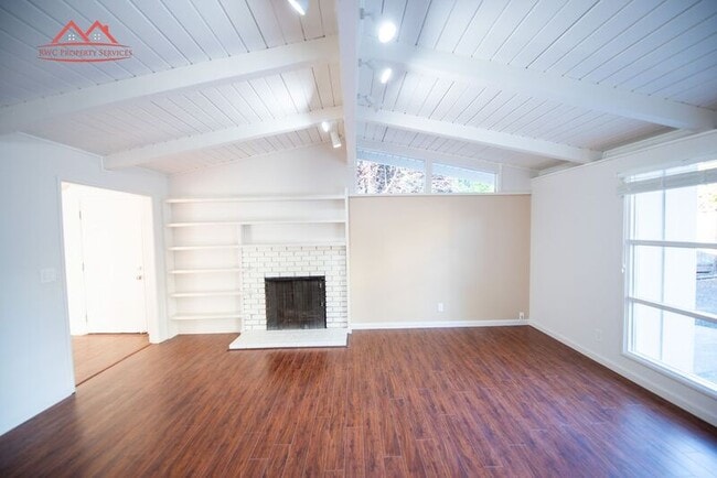 Building Photo - 855 Rorke Way