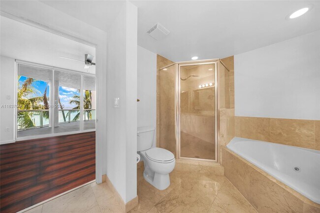 Building Photo - 7914 Harbor Island Dr