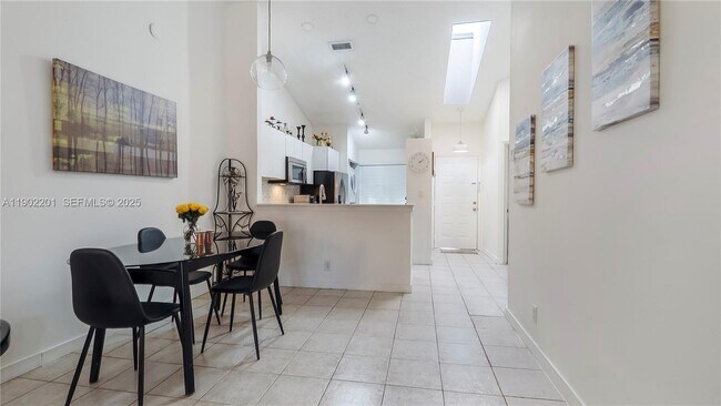 Building Photo - 5596 SW 28th Terrace