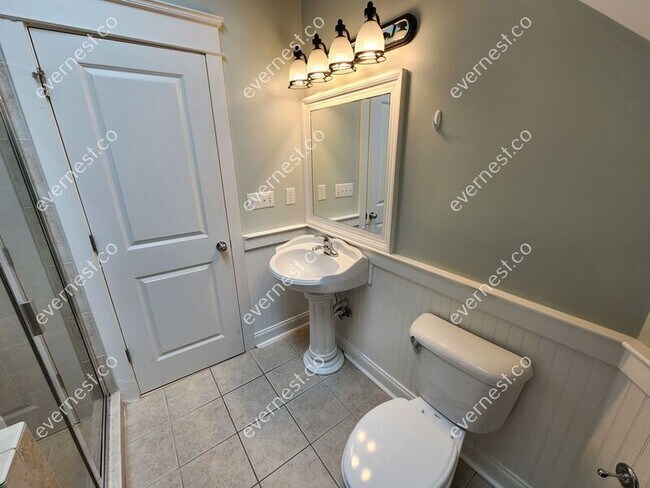 Building Photo - 219 Randolph St NE