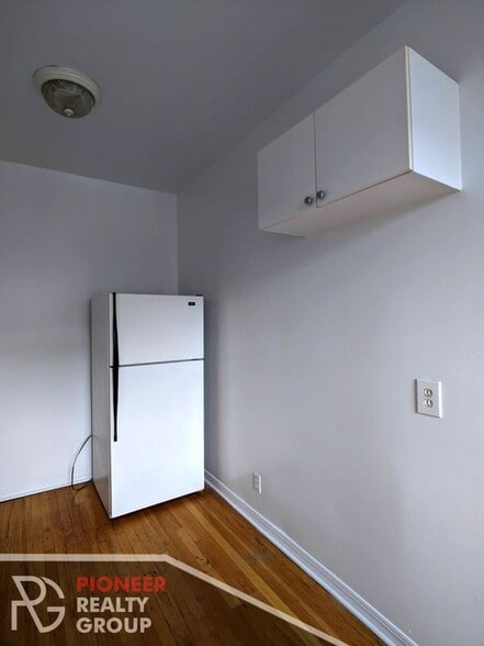 Building Photo - 3000 N Whipple St