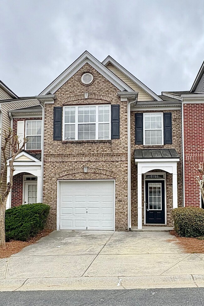 Building Photo - Town Home - 3 Beds - 3 Baths