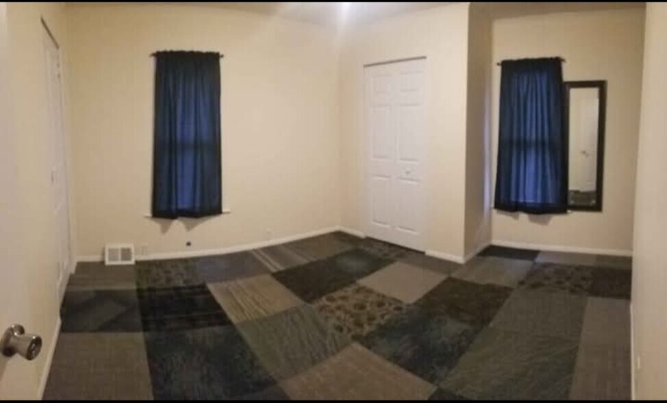 Building Photo - 205 Jobes St