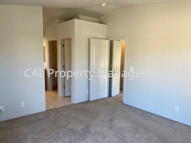 Building Photo - 3 Bedroom home in Gated Community of Las P...