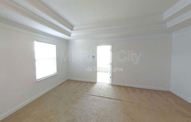 Building Photo - 2099 Club Lake Dr