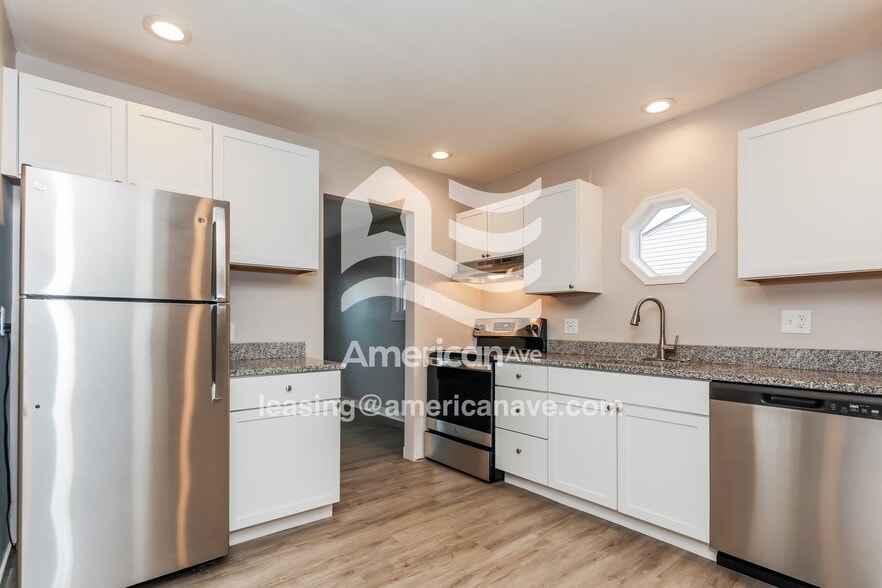 Building Photo - 3921 Palmerston Ave