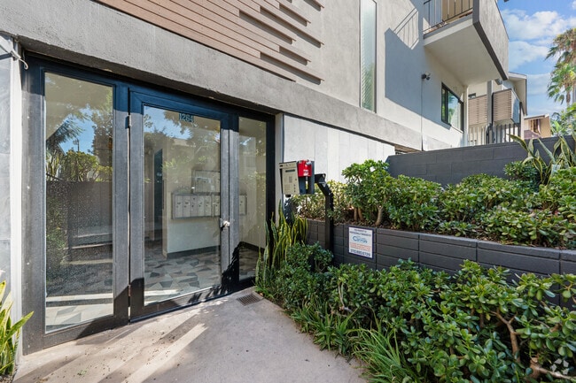 Entrance - 1264 N Sweetzer