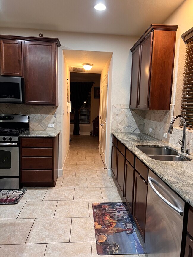 Open Kitchen - 13204 Hymeadow Cir