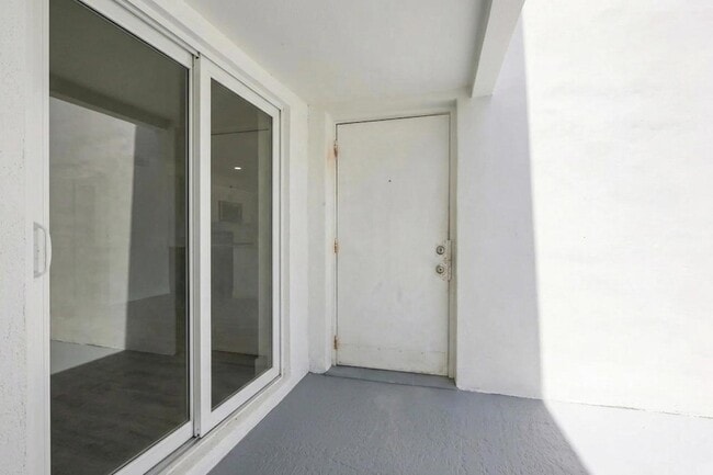 Building Photo - 5120 Elmhurst Rd
