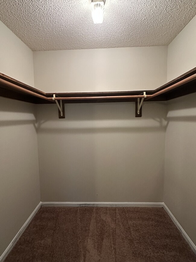 Building Photo - 804 Park Ave N