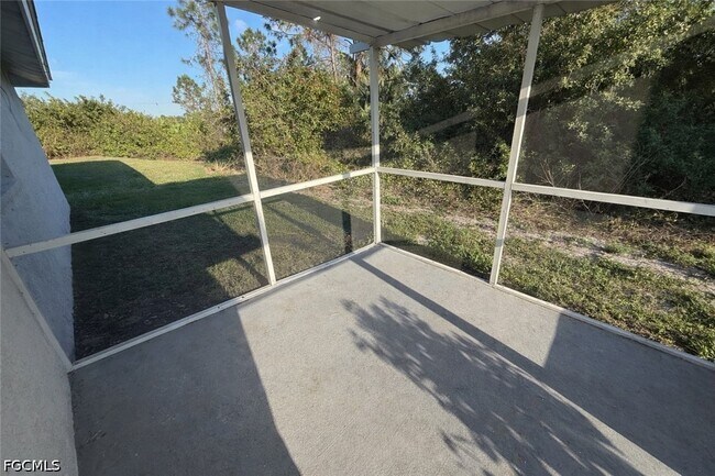 Building Photo - 953 Eisenhower Blvd