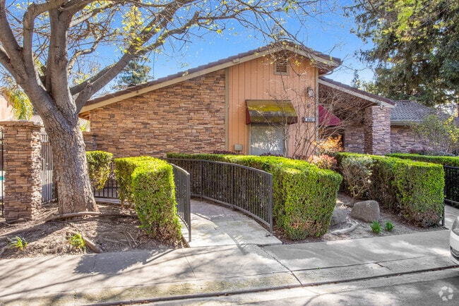 Primary View - Parkside Villas