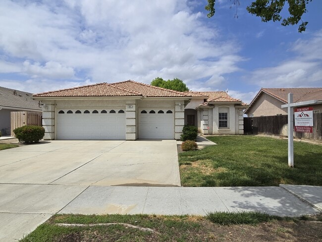Building Photo - 561 Bluejay Ave