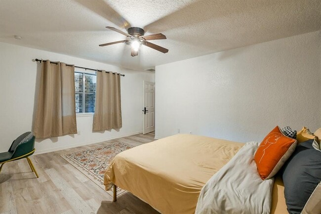 Building Photo - 115 Pine Manor Dr