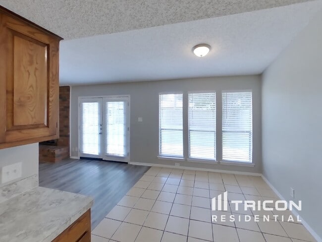 Building Photo - 2813 Whitehurst Dr