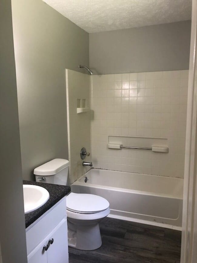 Building Photo - Renovated 4 Bedroom 2 Bath Home for Rent!!