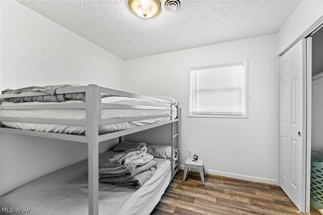 Building Photo - 2225 Martha Ave NE