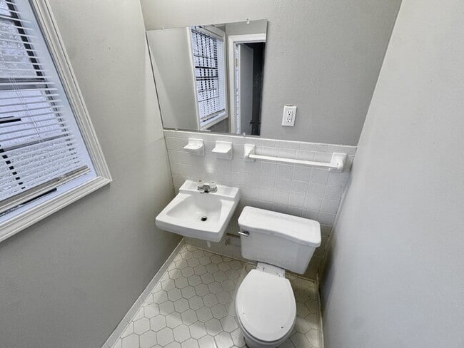 Building Photo - 3940 Schoolfield Rd