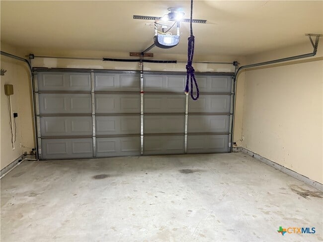 Building Photo - 374 Posey Pass