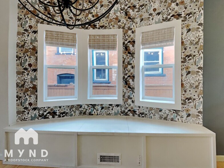 Building Photo - 3817 Clay St