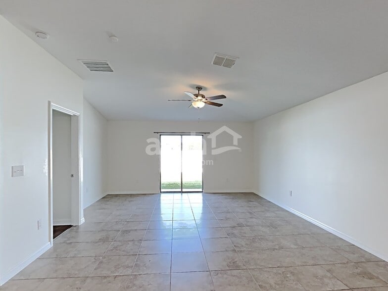 Building Photo - 10435 Carloway Hills Dr