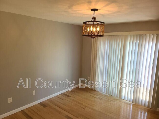 Building Photo - 17821 San Leandro Ln