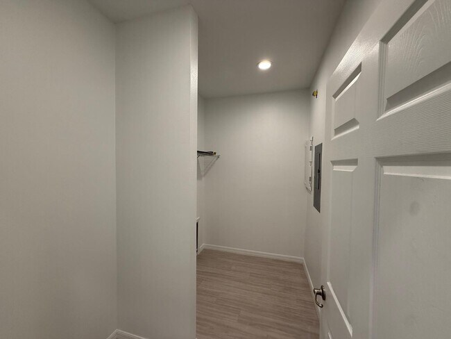 Building Photo - 2130 Penny Ln