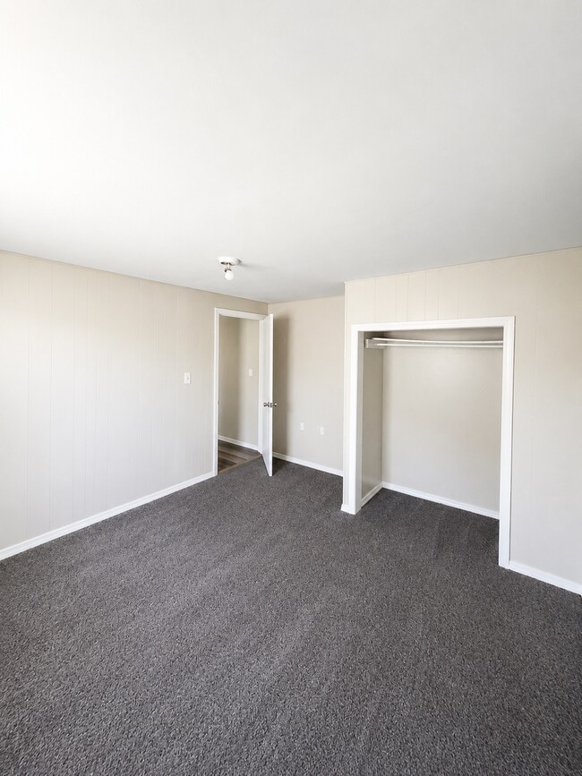 Building Photo - 931-933 S Kansas