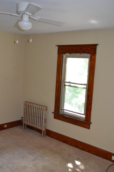 Building Photo - 2115 Hollister Ave