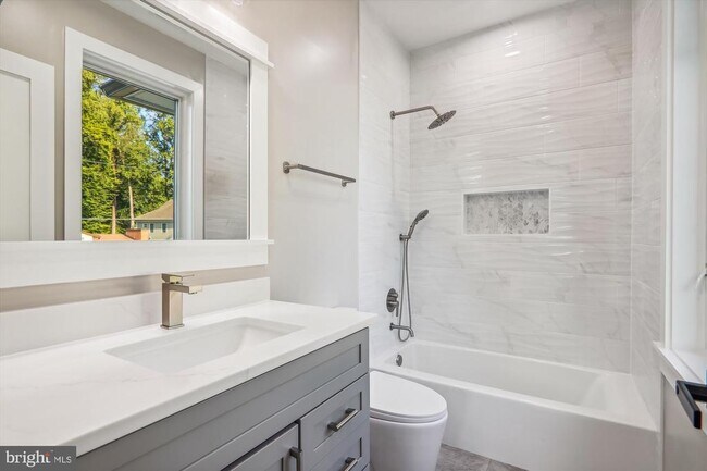 Building Photo - 7807 Winterberry Pl