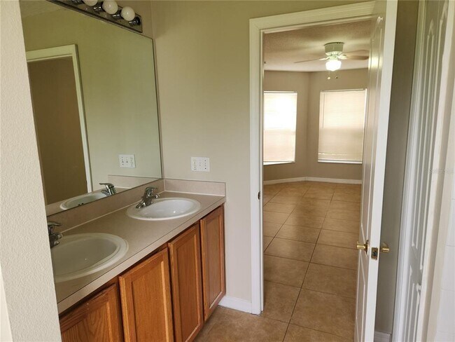 Building Photo - 1405 Teal Ct