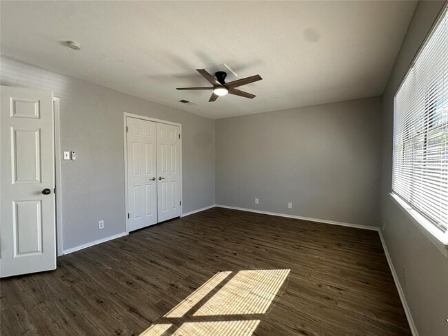 Building Photo - 5724 Signal Point