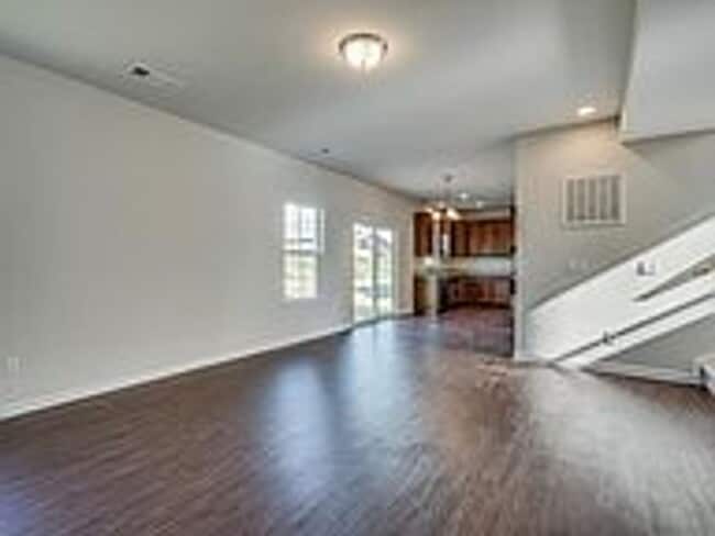 Building Photo - UP TO 2 MONTHS FREE RENT WITH 12 OR 24 MO LEASE!  PET FRIENDLY 4BR w/ Large Fenced Yard – William...